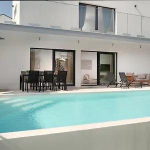 Infinity Pool San , Divšići Kroatien